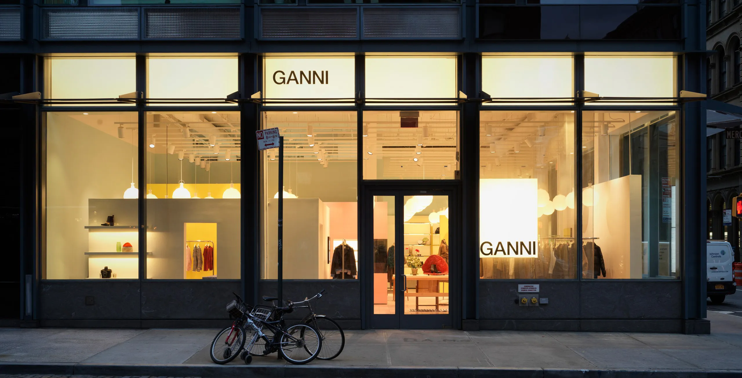 Banner 1 - GANNI Outlet Danmark